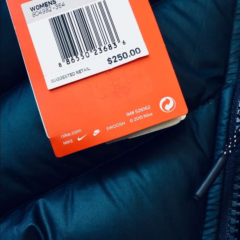 ✨NEW with tags NIKE jacket✨ - Picture 7 of 7